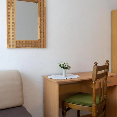 Apartment A1 - Near With Patio Parking And Grill *