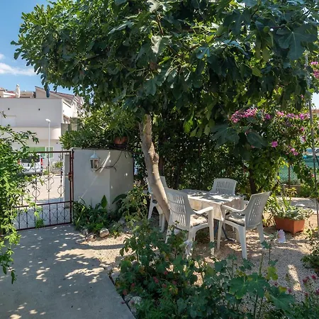 A1 - Near With Patio Parking And Grill Апартаменты Сплит