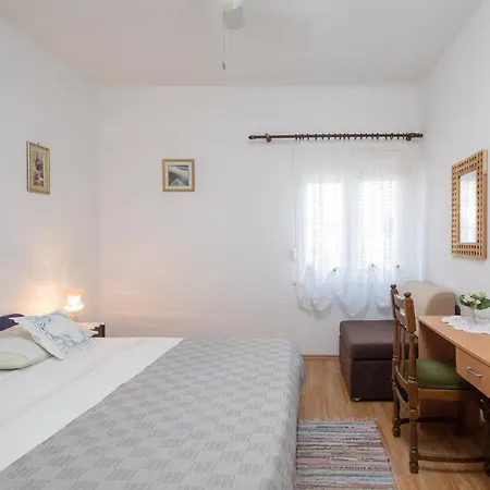 A1 - Near With Patio Parking And Grill Апартаменты Сплит